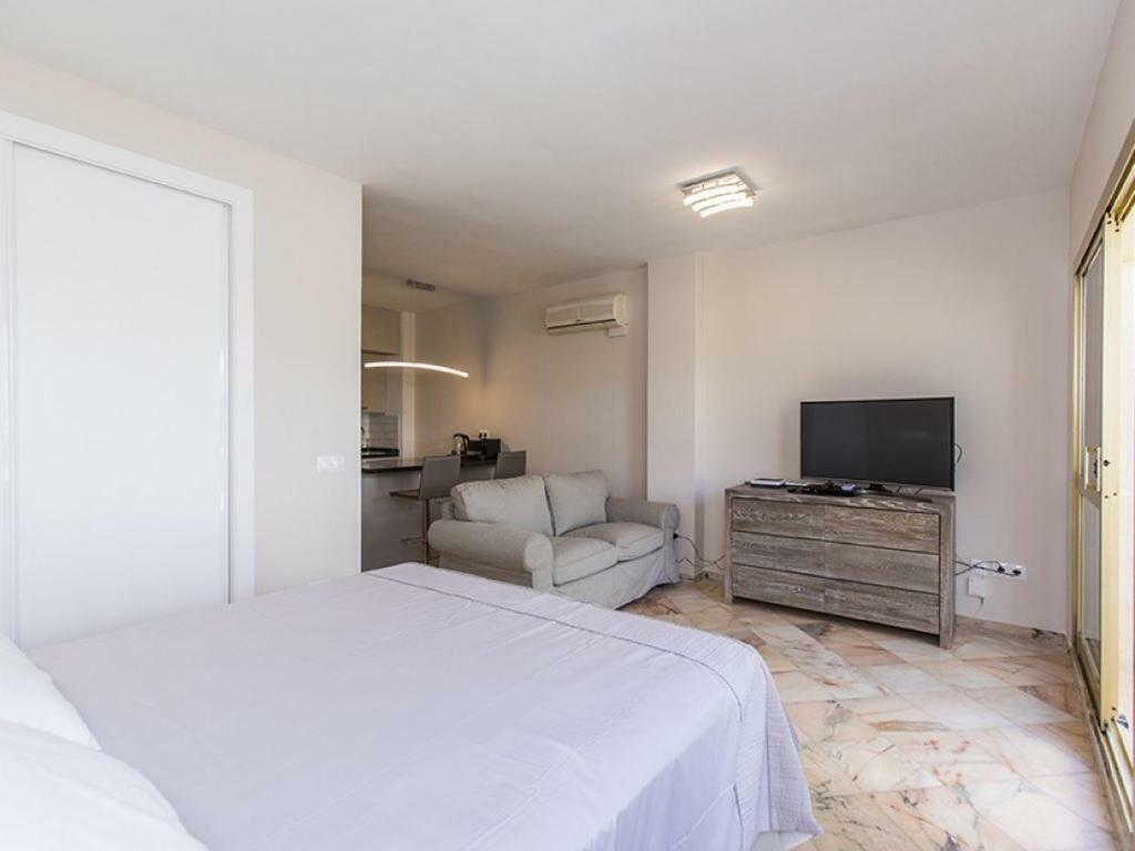 Romana Playa Estudio Marbella